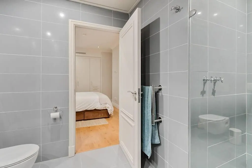 Apartment Stunning Cape Royale Suite Cape Town